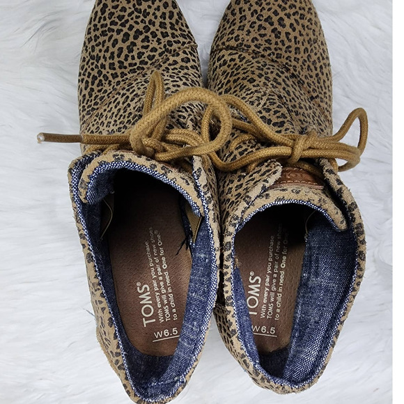 TOMS Women's Suede Bootie Desert Wedge Leopard Print Size 6.5 - Picture 4 of 7
